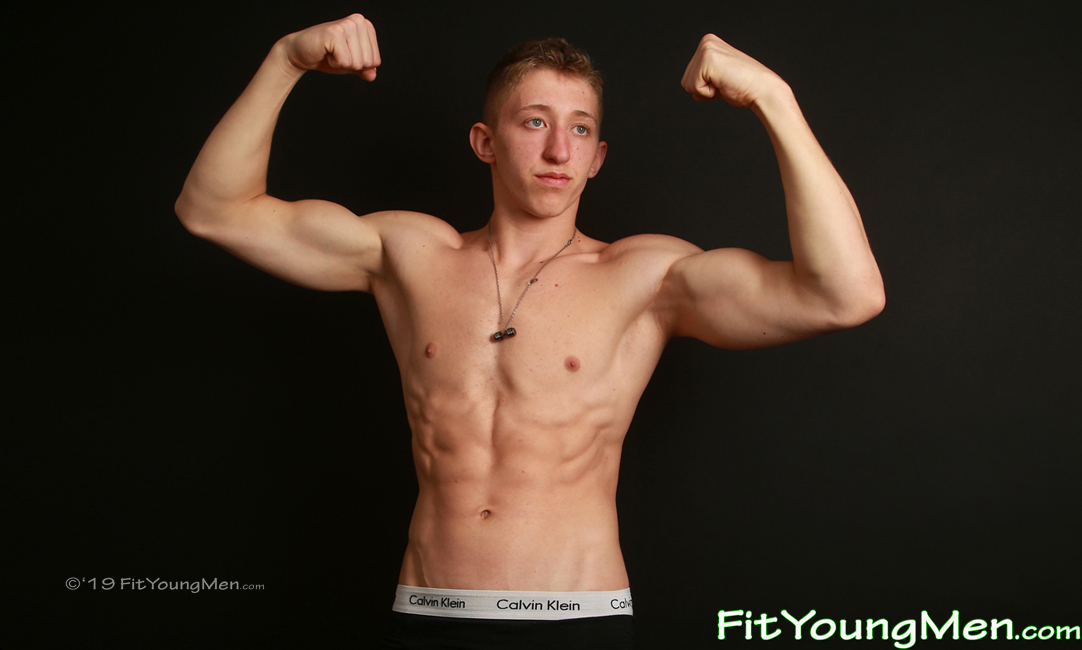 Fit Young Men: Model Callem Church - Body Builder - Young Body Builder Callem Shows off his Fantastic Physique