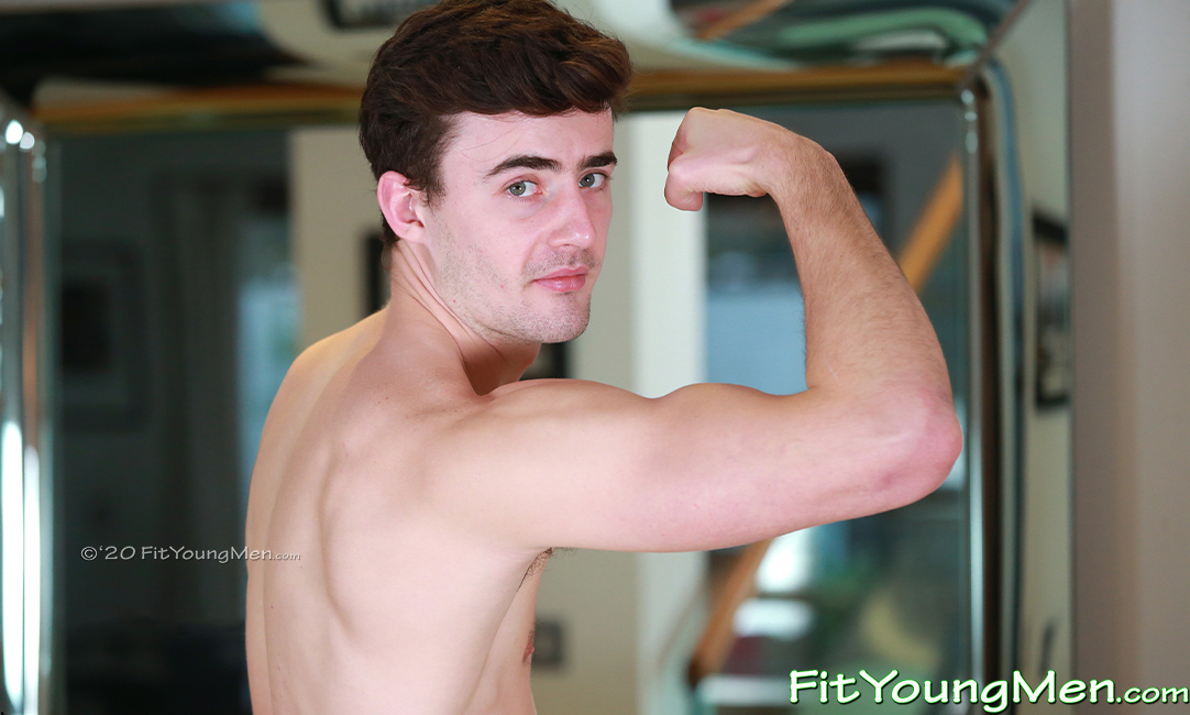 Fit Young Men: Model Parker Matthews - Personal Trainer - Tall & Muscular Personal Trainer Shows off his Athletic Body!