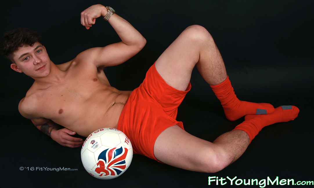 Fit Young Men: Model Jon Williams - Footballer - Lean Young Footballer Jon Shows us his Body & Works his Muscles!
