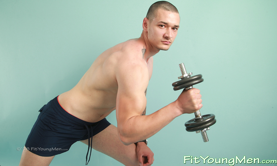 Fit Young Men: Model Dane Spencer - Personal Trainer - Young Fit Personal Trainer Dane Pumps up his Muscles
