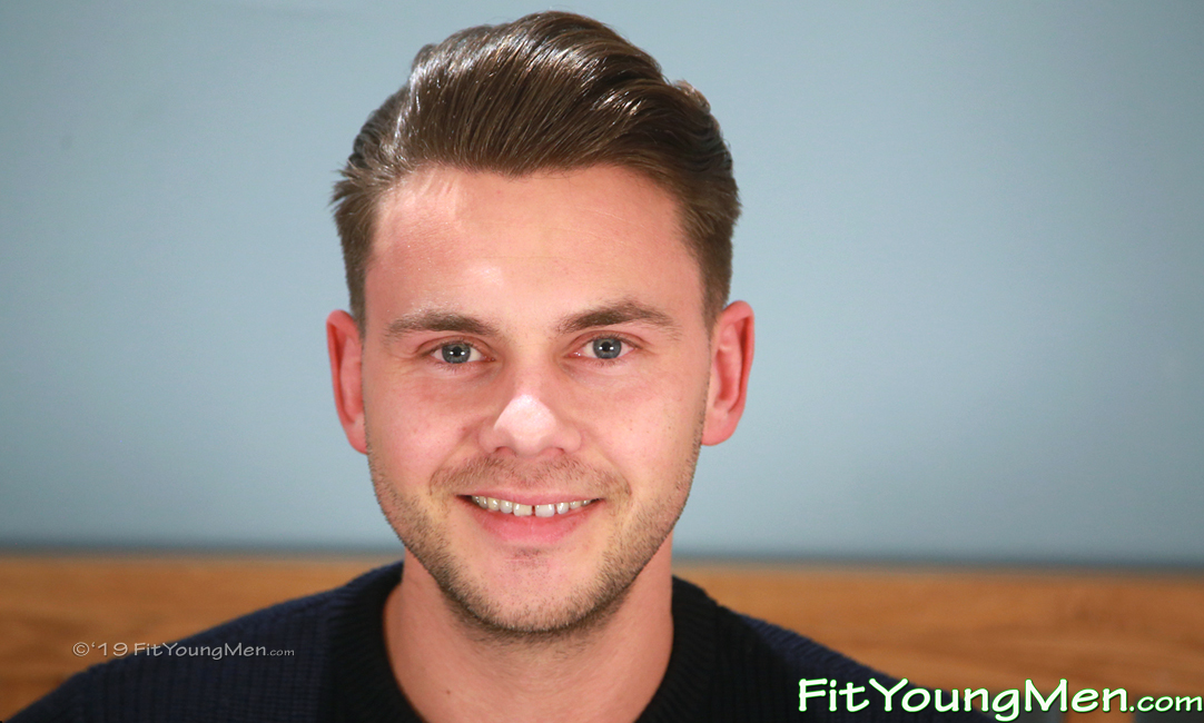 Fit Young Men: Model Freddy Gold - Gym - Keen Young Fitness Fanatic Freddy Pumps his Muscles!