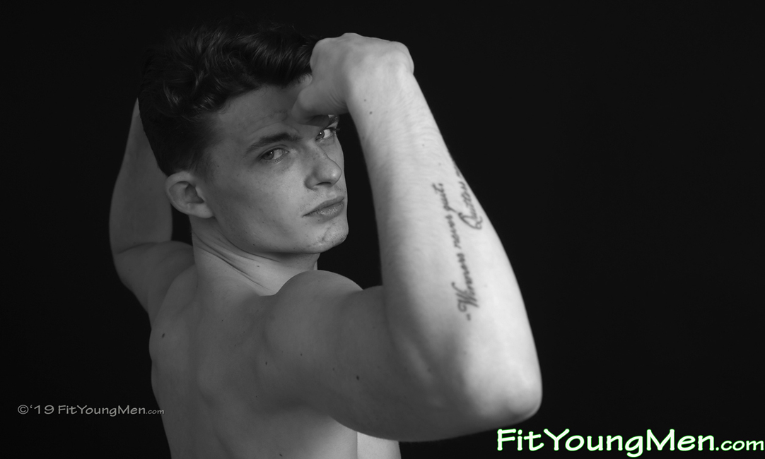 Fit Young Men: Model Dustin Bronson - Gym - Young Athletic Model Dustin Shows off his Lean & Impressive Physique