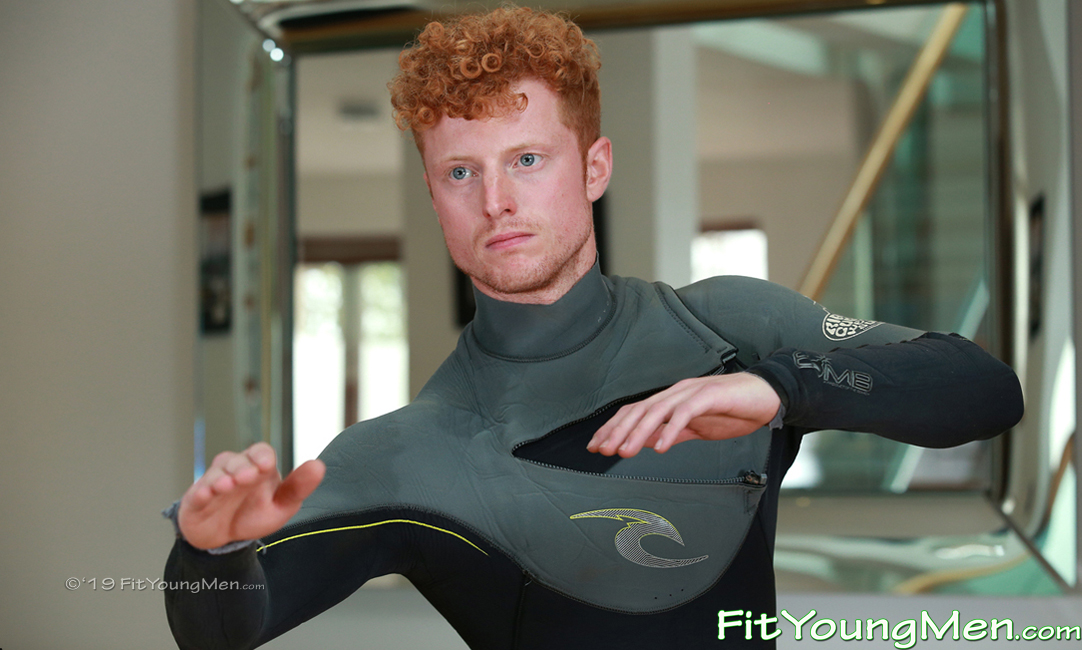 Fit Young Men: Model Luke Dillon - Surfer - Cheeky Young Surfer Shows off his Ripped Body