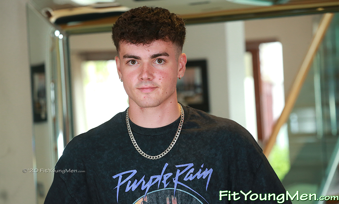 Fit Young Men: Model Jamie Frost - Gym - Super Fit Young Jamie Shows off his Ripped Body