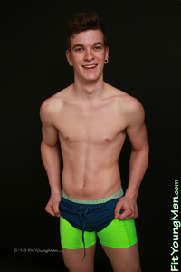 Fit Young Men Model Caspar Hamilton Naked Gym