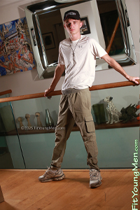 Fit Young Men Model Joey King Naked Cycling