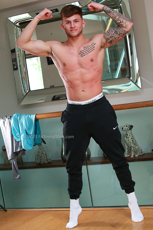 Fit Young Men: Model Rob London - Gymnast - Young Ripped & Muscular Rob ...